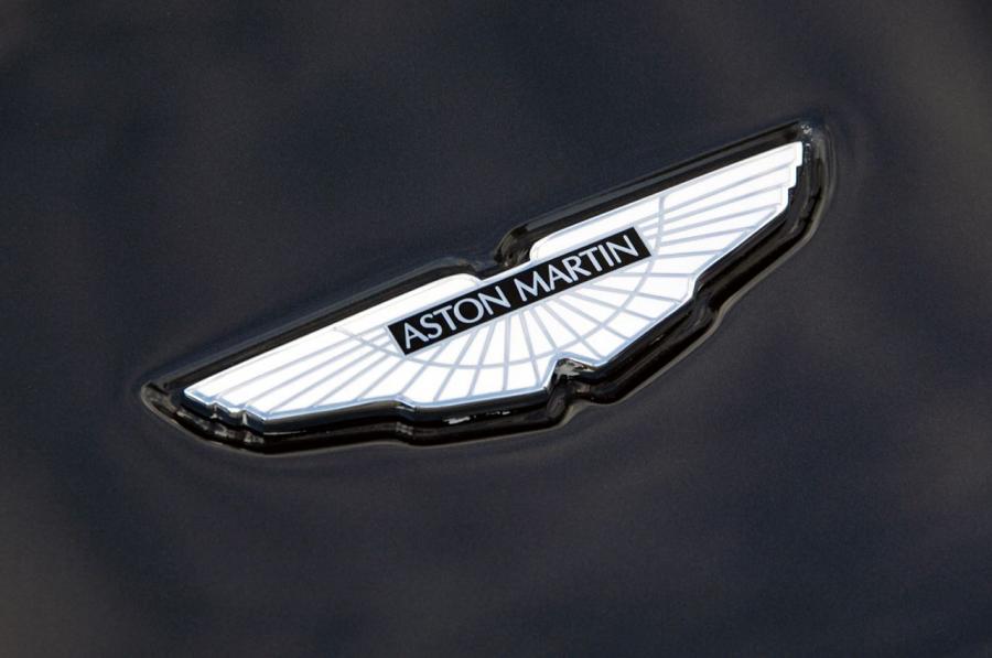 Логотип Aston Martin DBS 007 Quantum of Solace 2008 года  (фото 35 из 43)
